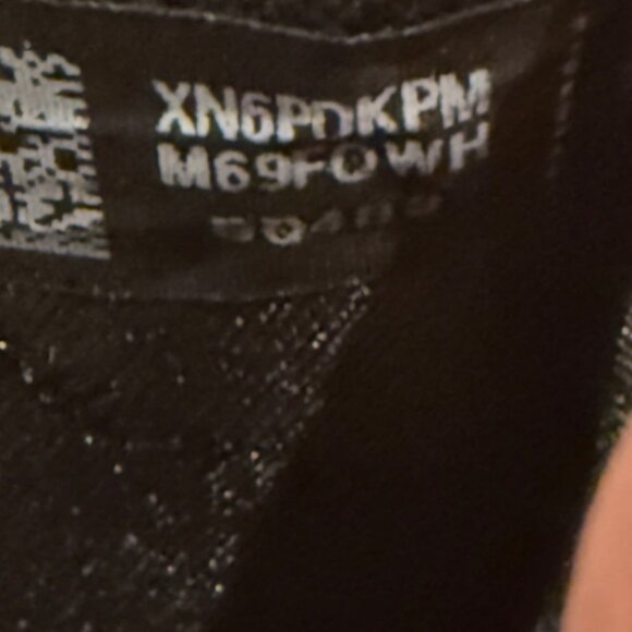 Coach “Limited Edition” Metallic Graffiti Hearts Wristlet w/Hang Tag (EUC) - Picture 16 of 16